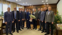 Анна Куташова поздравила работников местного самоуправления с профессиональным праздником