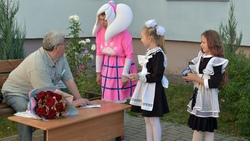 Школьники из Новосадового встретились с писателем Юрием Макаровым