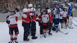 Опытные хоккеисты показали мастер-класс белгородским школьникам