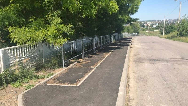 Белгород пушкарное автобус. Тротуар у дороги. Дорога с тротуаром. Ремонт тротуаров. Пушкарное Белгородский район