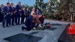 Вячеслав Гладков возложил цветы к Вечному огню в день годовщины начала Великой Отечественной войны