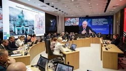 Вячеслав Гладков заслушал доклад о восстановлении повреждённых из-за обстрелов соцобъектов
