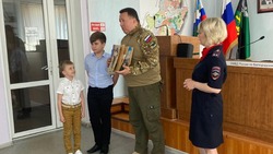 Ребята из Белгородского района получили подарки за творческие послания военнослужащим 
