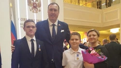 Двое белгородских ребят получили награды за мужество в Совете федераций