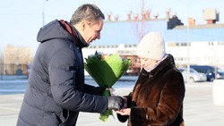 Вячеслав Гладков принял участие в торжественной церемонии вручения ключей от школьных автобусов