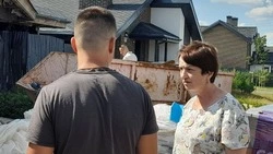 Татьяна Круглякова проинспектировала ход восстановления повреждённых домовладений в Дубовом