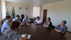 Жители Комсомольского встретились с заместителем главы администрации Белгородского района