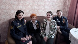 Белгородские судебные приставы навестили ветерана в преддверии празднования 80-летия Победы