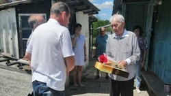 90 лет исполнилось жителю Белгородского района Борису Мусину