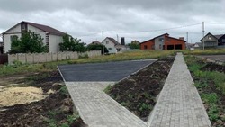 Строительство детской площадки продолжилось в микрорайоне Черёмушки села Никольское