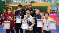 Белгородские спортсмены завоевали 10 медалей на региональных соревнованиях по вольной борьбе