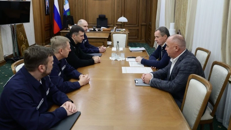 Вячеслав Гладков обсудил с Борисом Эбзеевым работу электросетевого комплекса региона 