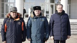 Вячеслав Гладков передал ключи от новой спецтехники белгородским пожарным
