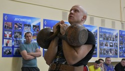 Белгородские судебные приставы провели соревнования по гиревому спорту