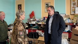 Вячеслав Гладков посетил «Солдатский привал» и передал военнослужащим гуманитарную помощь