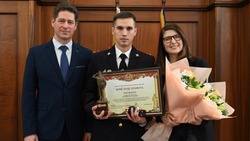 Победитель конкурса «Народный участковый – 2024» Сергей Наумов получил заслуженную награду