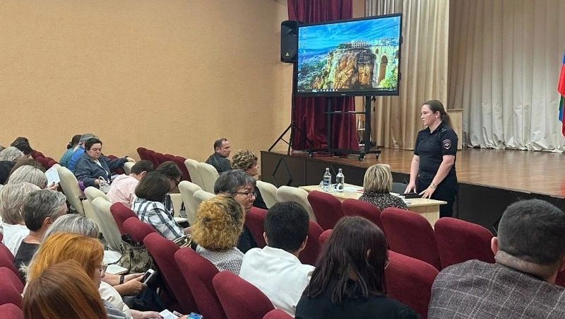 Белгородские полицейские встретились с представителя образовательных учреждений Белгородского района