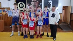 Юные борцы Белгородского округа стали призёрами областного первенства