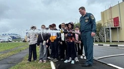 Белгородские спасатели провели экскурсию для обучающихся Новосадовской «Территории Успеха»