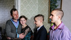 Белгородская многодетная семья получила помощь по программе «Ты не один»