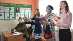 Белгородские культработники поздравили пограничников