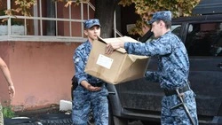 Белгородские судебные приставы отправили партию гуманитарного груза в зону СВО