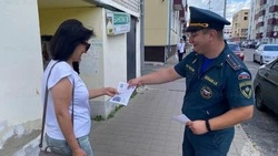 Сотрудники МЧС проводят рейды по профилактике пожаров в частном секторе