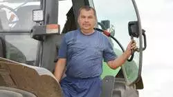 Механизатор «Победы» Леонид Барышенский тридцать лет проработал на одном предприятии