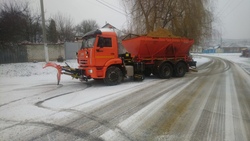 Снегоуборочная техника вышла на дороги в Белгородском районе