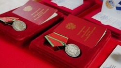 Росгвардейцы - участники СВО получили государственные награды в Белгороде