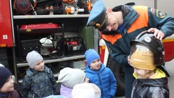 Белгородские спасатели провели занятия с воспитанниками детского сада №52 в Белгороде