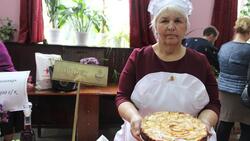 Белгородка Надежда Яценко поделилась с земляками рецептом яблочного пирога