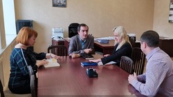Жители Белгородского района получили консультацию по имущественным и земельным вопросам