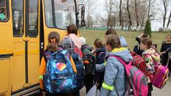 Вячеслав Гладков потребовал ужесточить контроль за перевозкой школьников