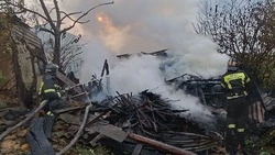 Хозяйственная постройка была уничтожена огнём при пожаре в селе Стрелецкое Яковлевского округа
