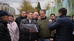 Вячеслав Гладков проверил ход работ по благоустройству набережной «Берега» в Белгороде