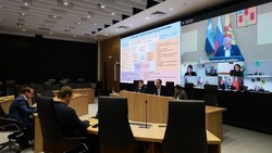 Вячеслав Гладков ознакомился с муниципальными проектами патриотического воспитания детей