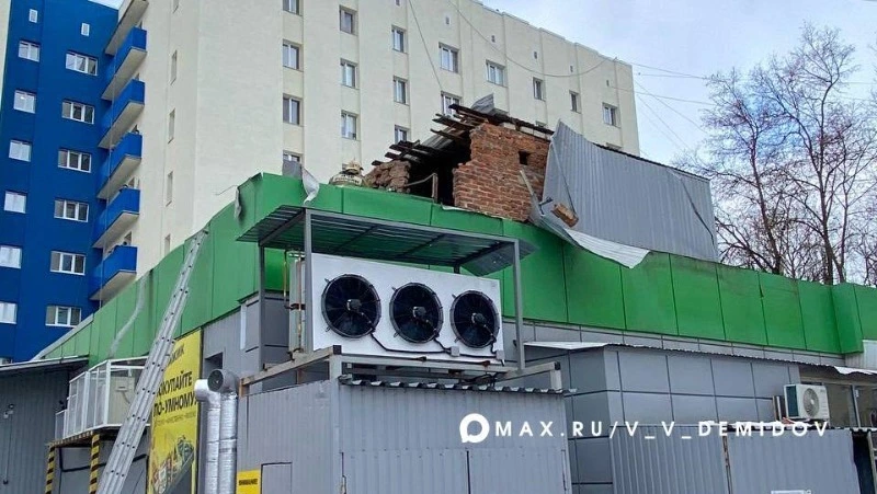 Валентин Демидов показал повреждённый из-за атаки ВСУ магазин в Белгороде