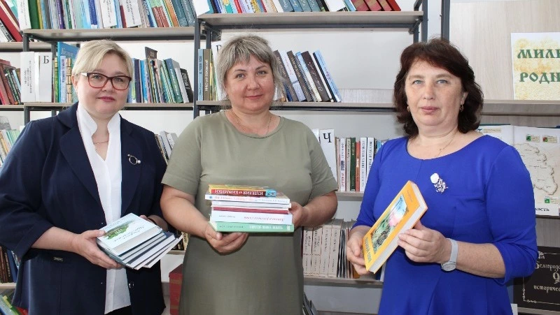 Общероссийский день библиотек: путешествие в книжный мир Октябрьской поселенческой библиотеки