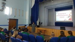 Посвящённый искусству авторского исполнительского чтения мастер-класс состоялся в Никольском ДК