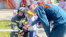 Спасатели напомнили правила пожарной безопасности воспитанникам Белгородского дома ребёнка
