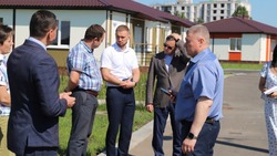 Владимир Перцев проверил готовность жилья для детей-сирот в Беловском поселении