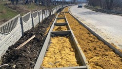 Строительство тротуара началось в Пушкарском поселении Белгородского района