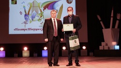 Владимир Перцев поздравил добившихся высоких результатов белгородских культработников