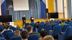 Сотрудники ПДН и ОНК районного отдела полиции встретились с обучающимися СПО БелГАУ