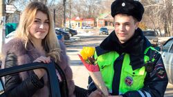 «Цветочный патруль» поднял настроение белгородским женщинам