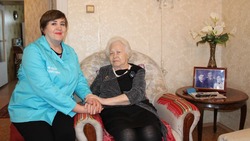 Елена Парамонова: «Очень важно выслушать, утешить и поддержать добрым словом пожилых людей» 