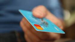 Белгородцы смогут снимать деньги с банковских карт в магазинах