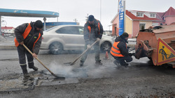 Дорожники устранили 936 кв. м ям и выбоин в Белгородской области