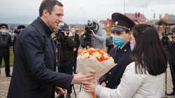 Первый заместитель губернатора вручил ключи от квартир полицейским Белгородского района